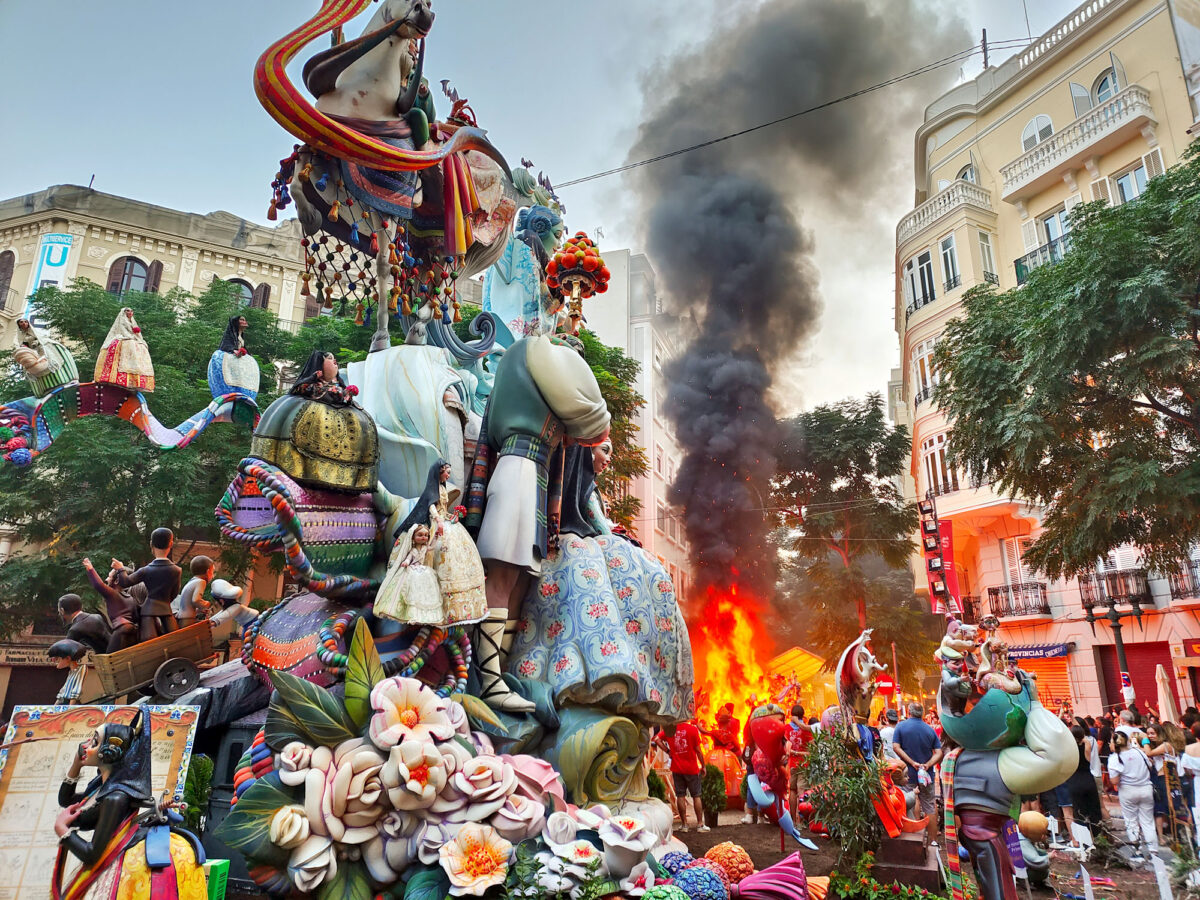 Going Up In Smoke - Fallas 2021 Coming to an End 3 Crema Infantil Fallas Almirante Cadorso