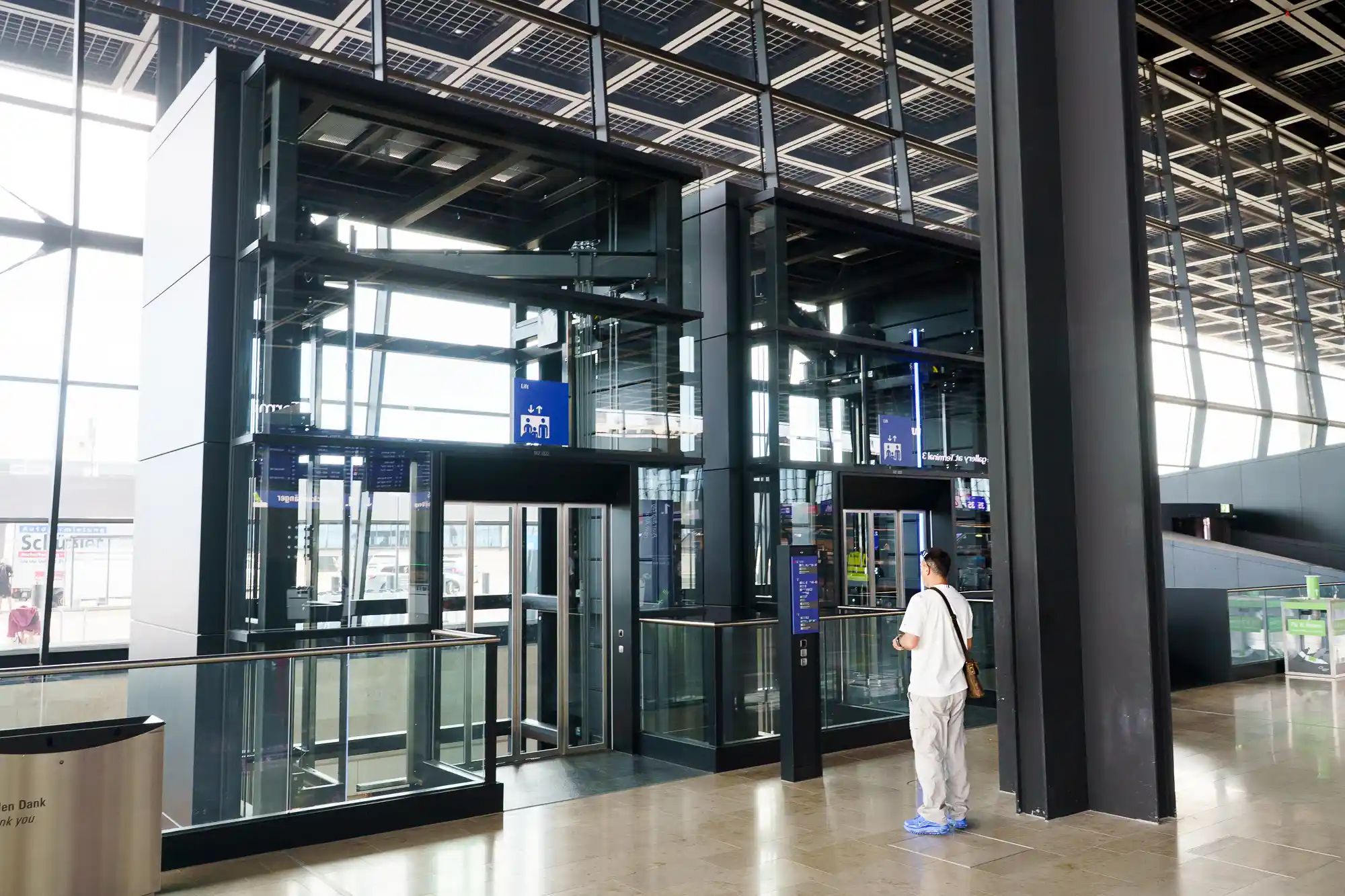 Wide-angle view of Terminal 3's cube-shaped hall