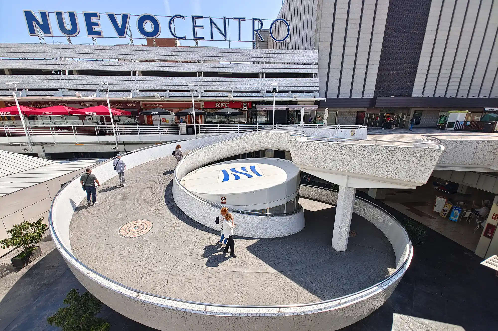 Nuevo Centro Mall with spiral ramp