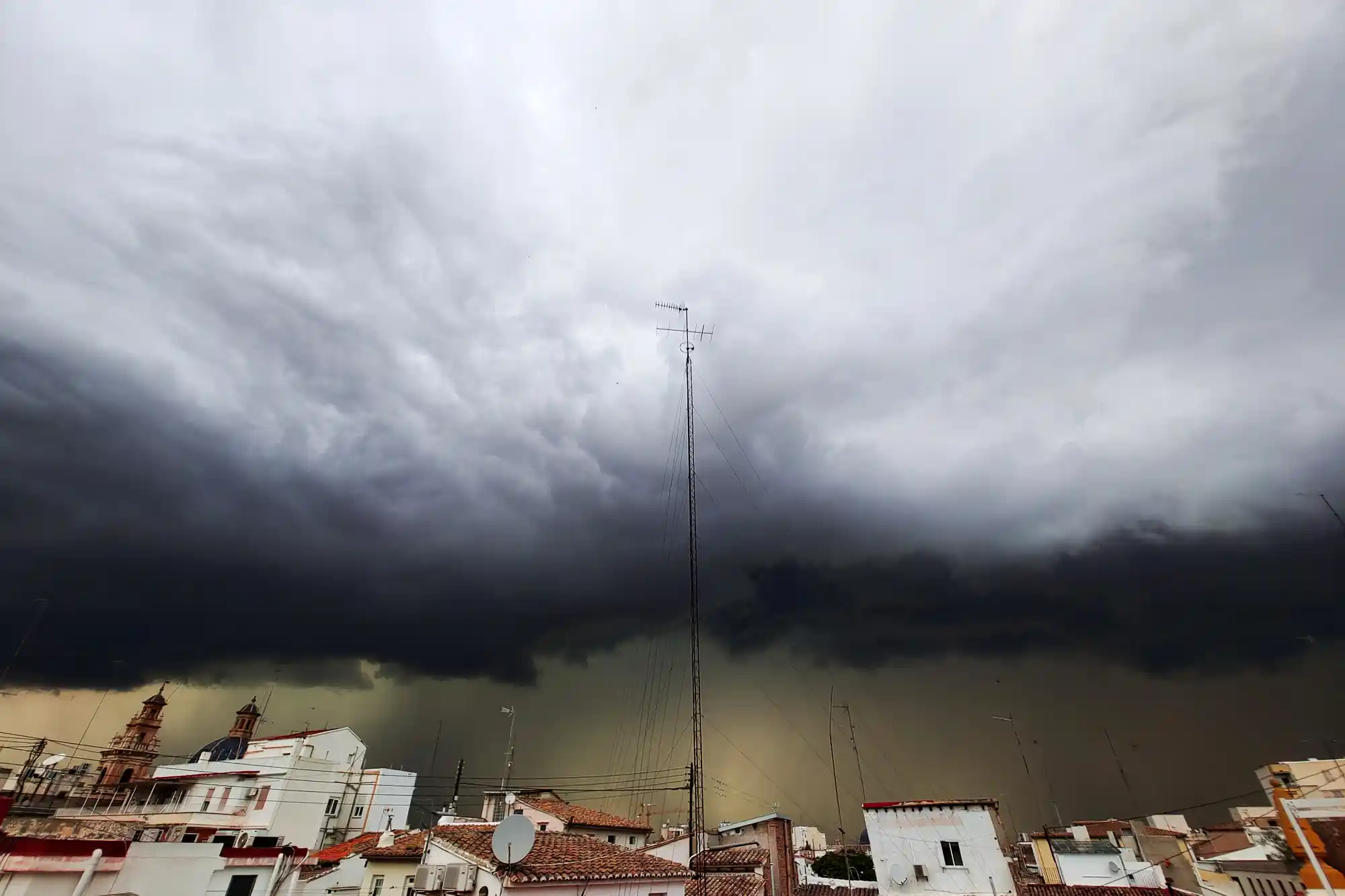 Storm Valencia, rain and big cloud