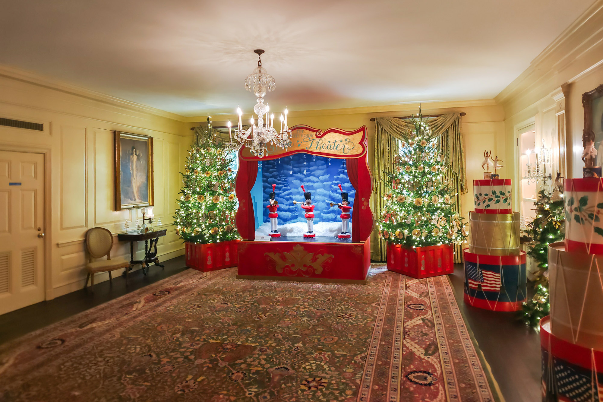 Christmas soldiers at the White House