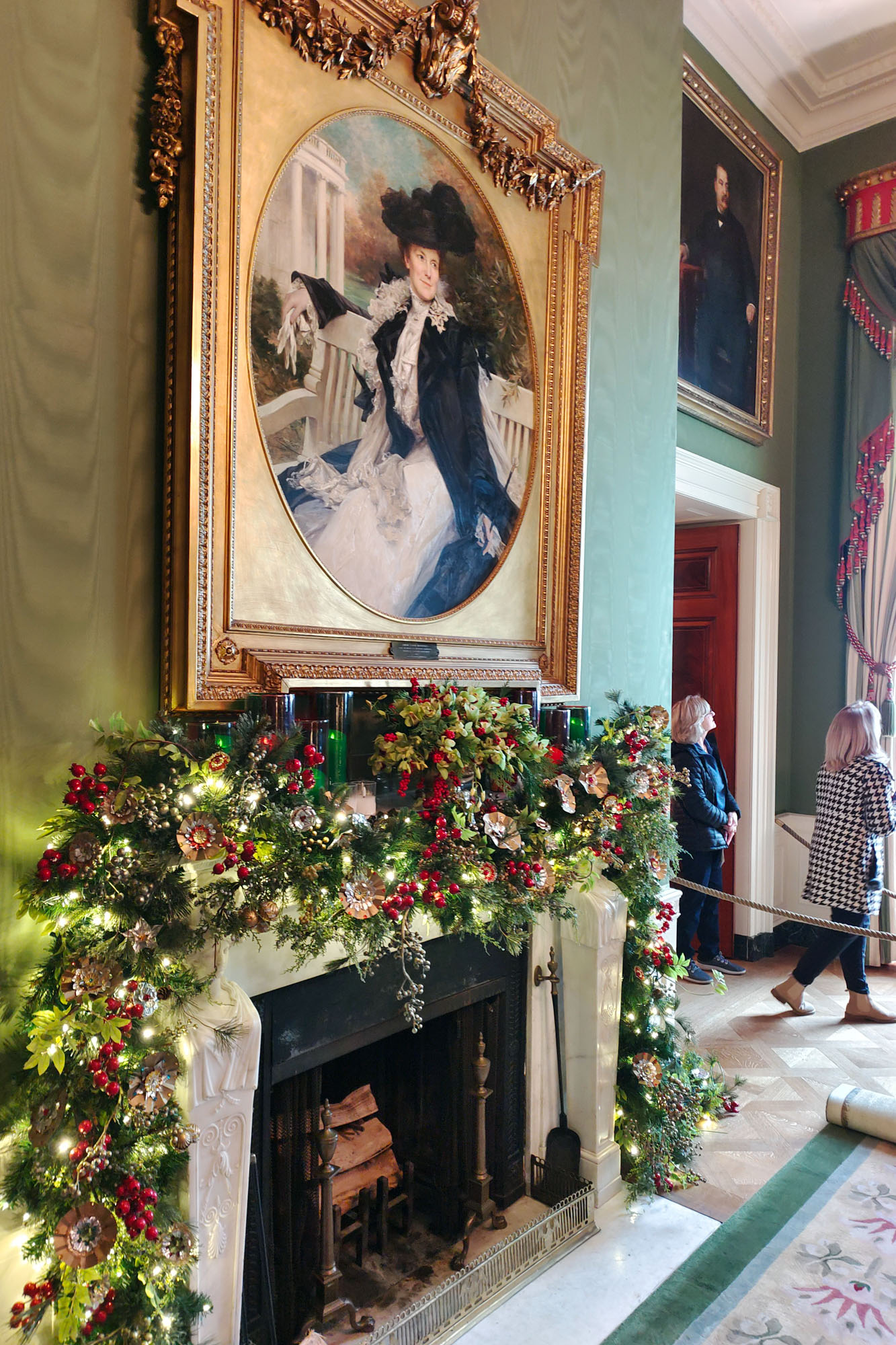 White House Green Room Christmas Decoration
