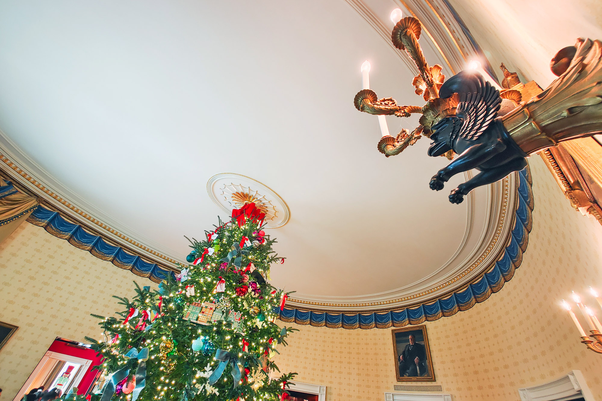 Christmas Tree perspective at the White House