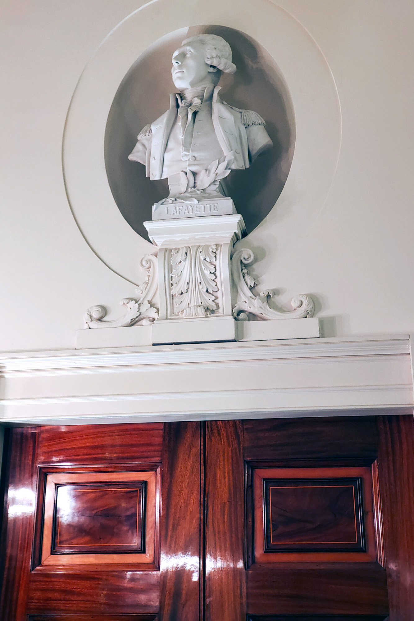 Bust of a dude at the White House