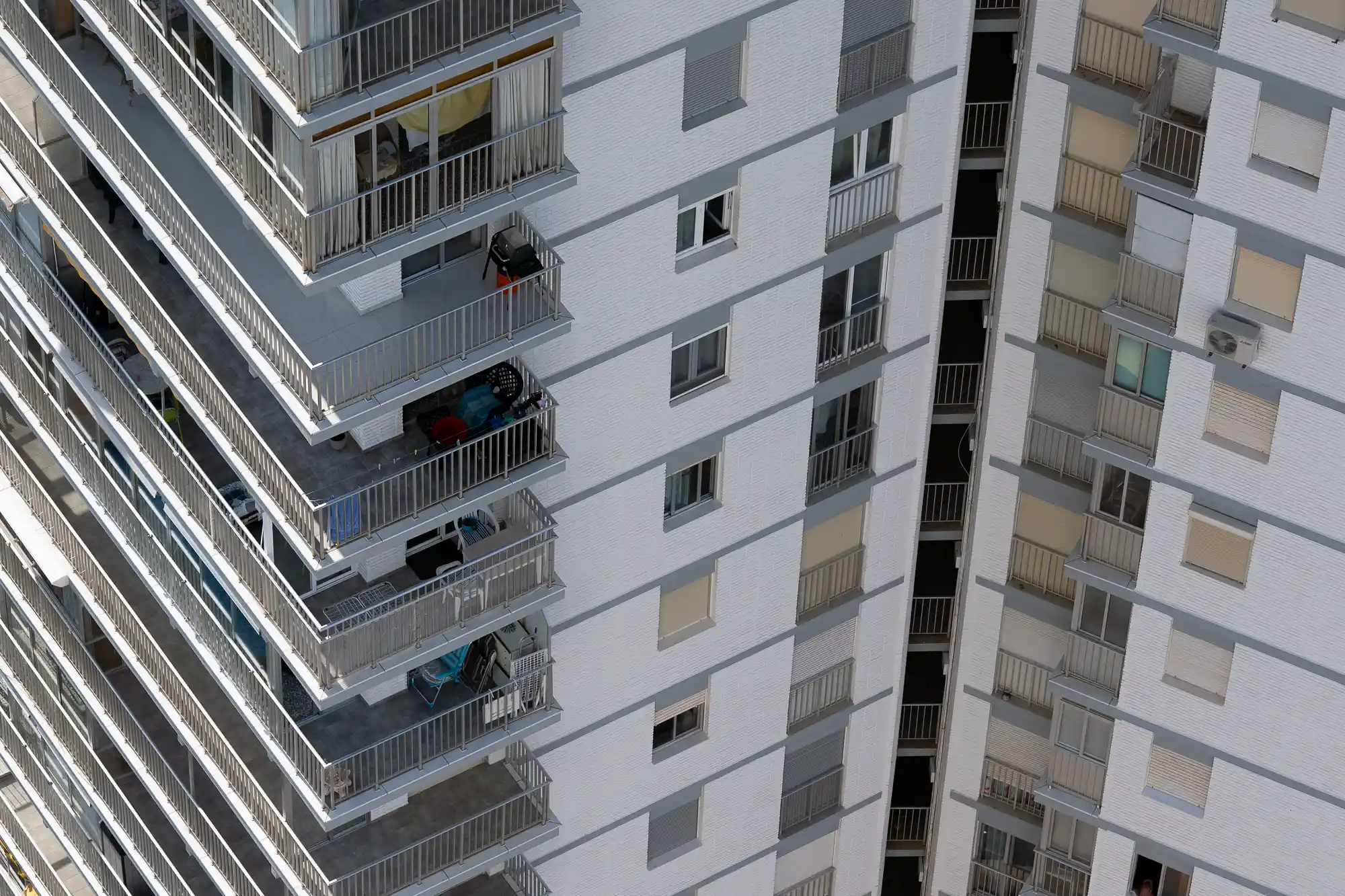 Living tourist containers