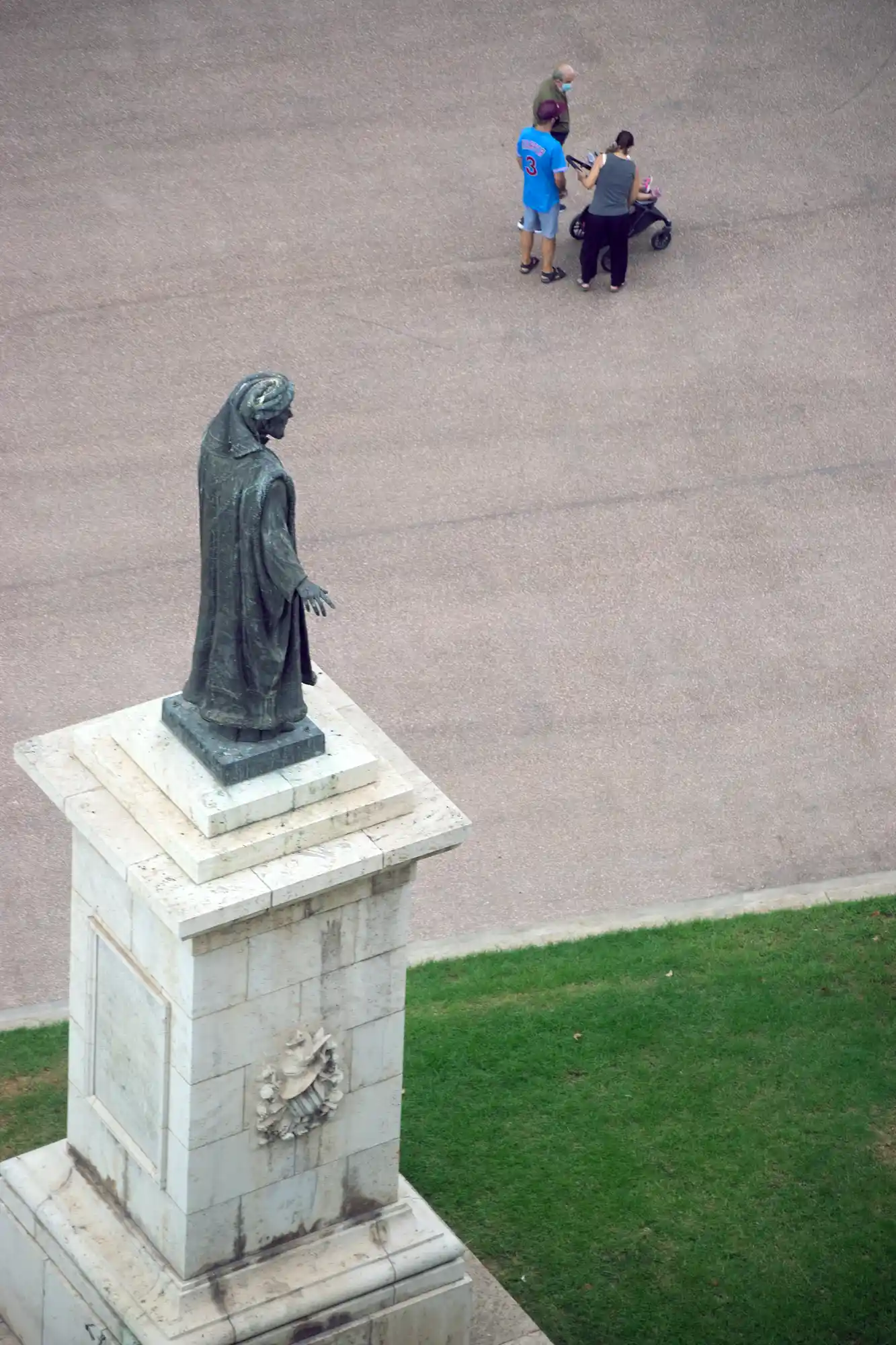Woman abuser statue