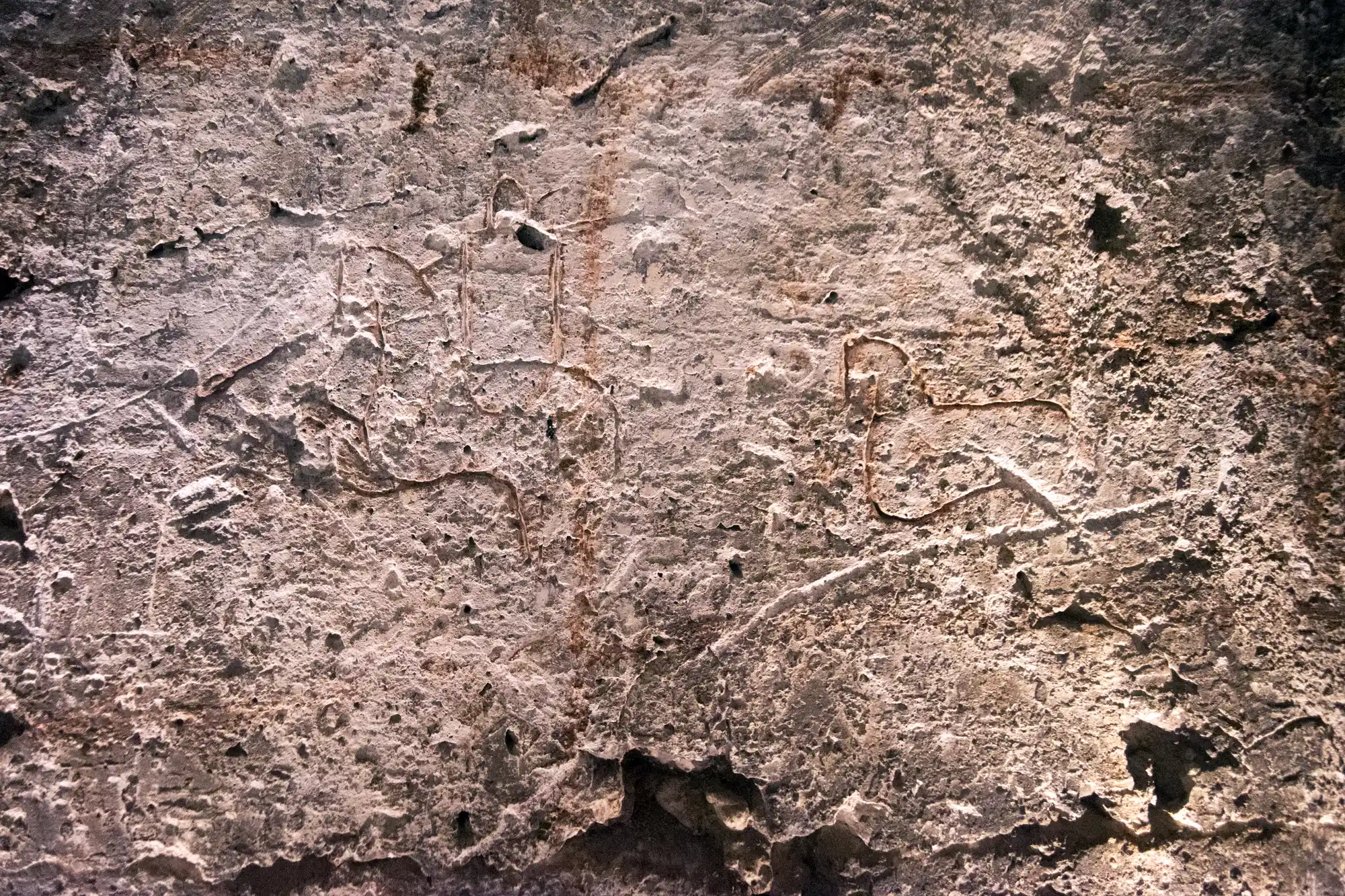 Old markings inside Torre Salvador