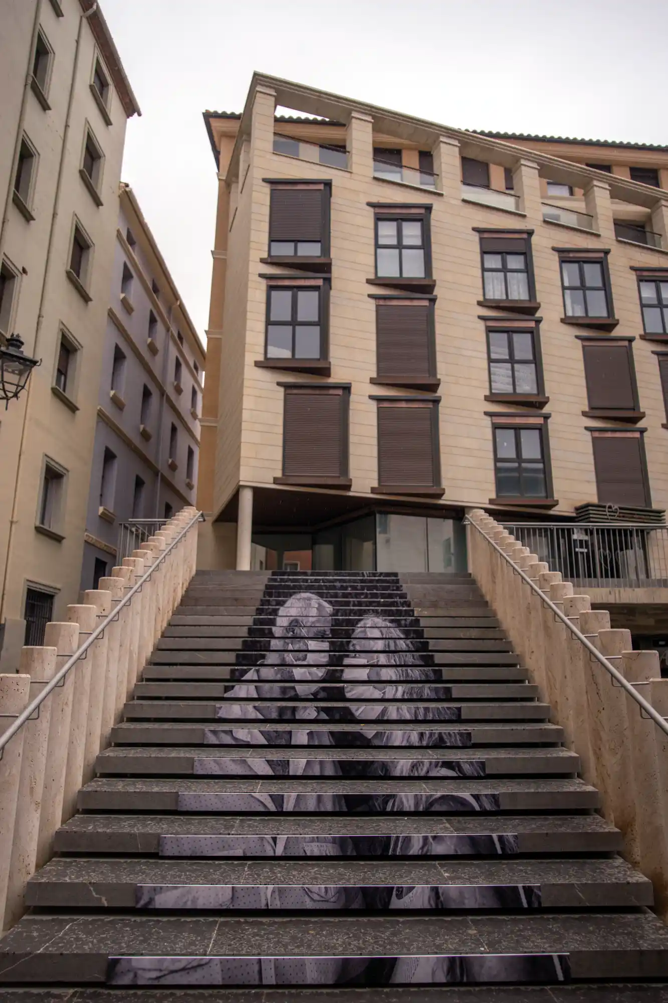 Covid optical illusion