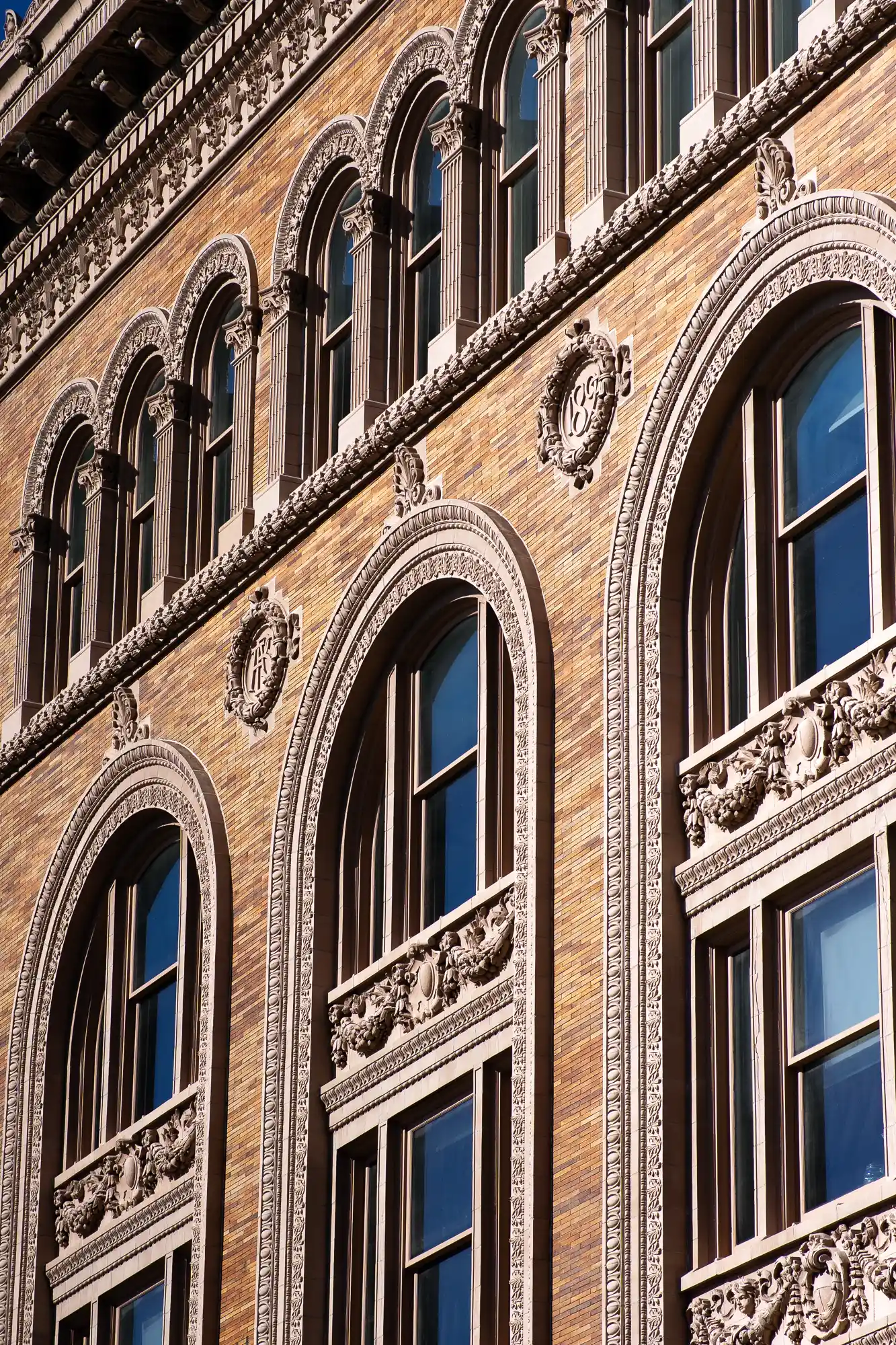 Bushnell Windows