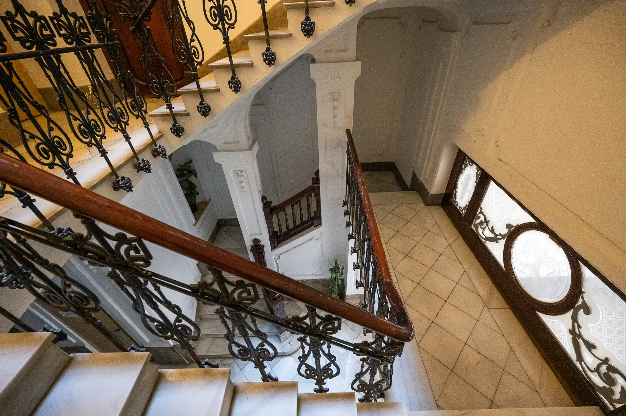Hidden staircase in Valencia