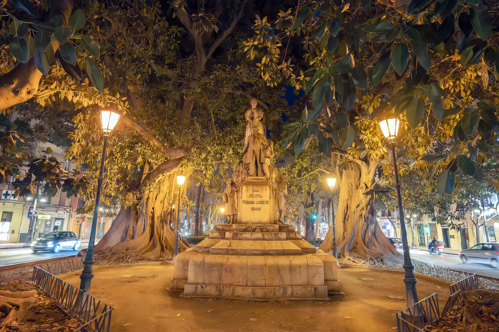 Monument al Poeta Teodor Llorente