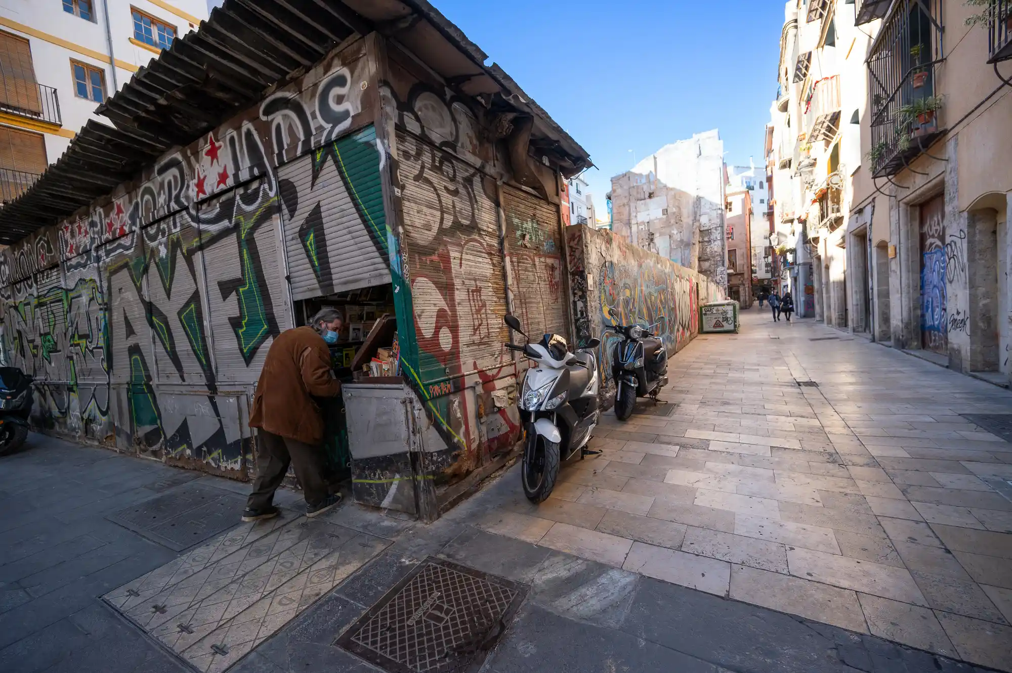 Valencia's old book and antique market