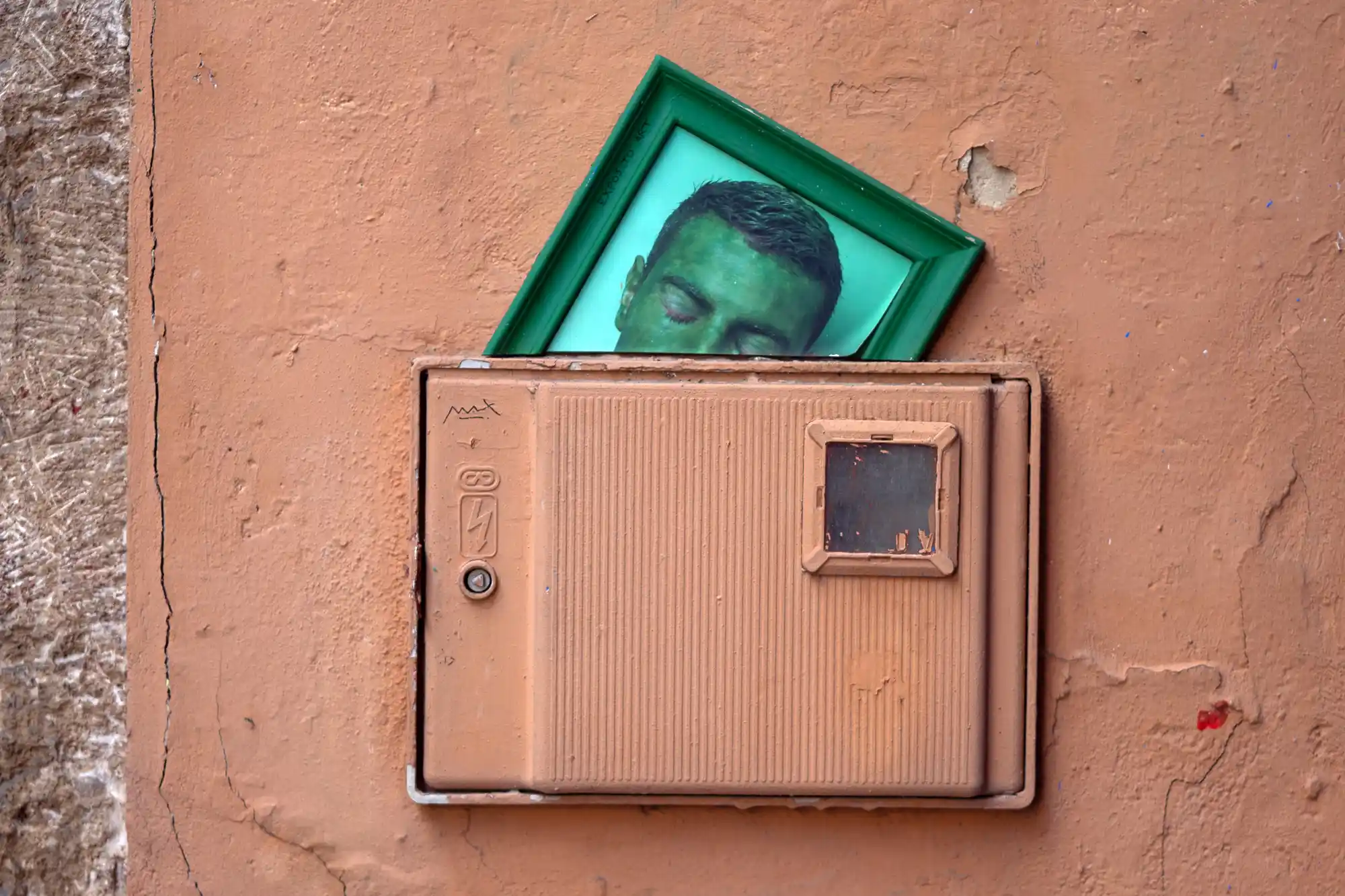 Valencia framed street art