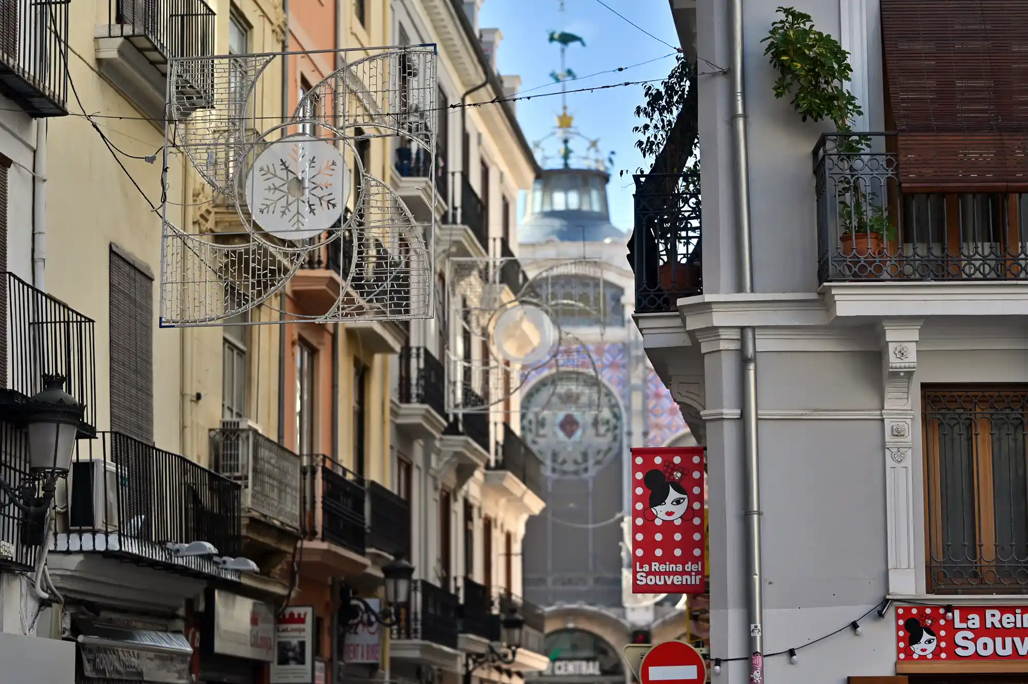 Christmas lights and the Mercado Central
