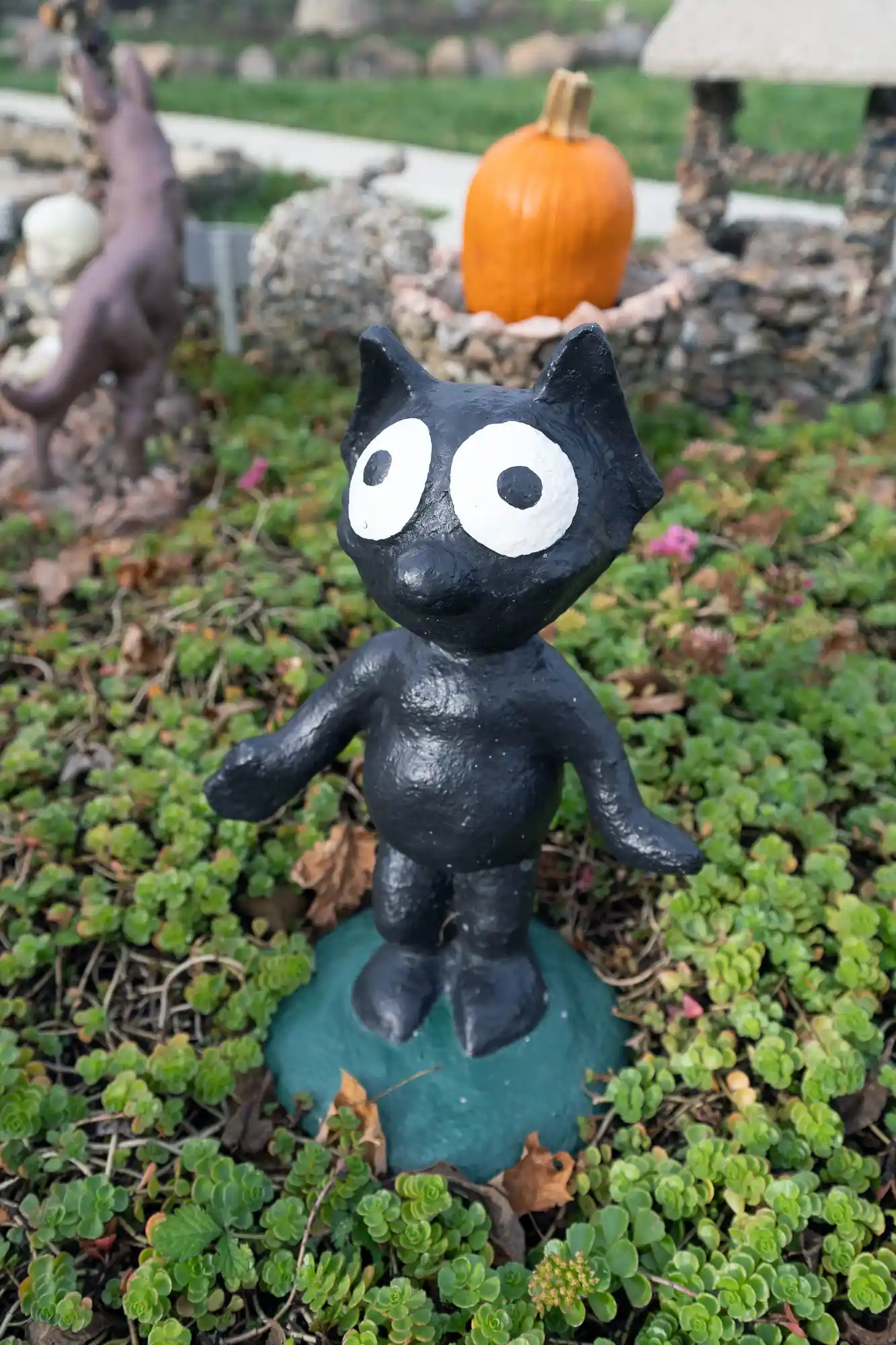 Felix the cat statue