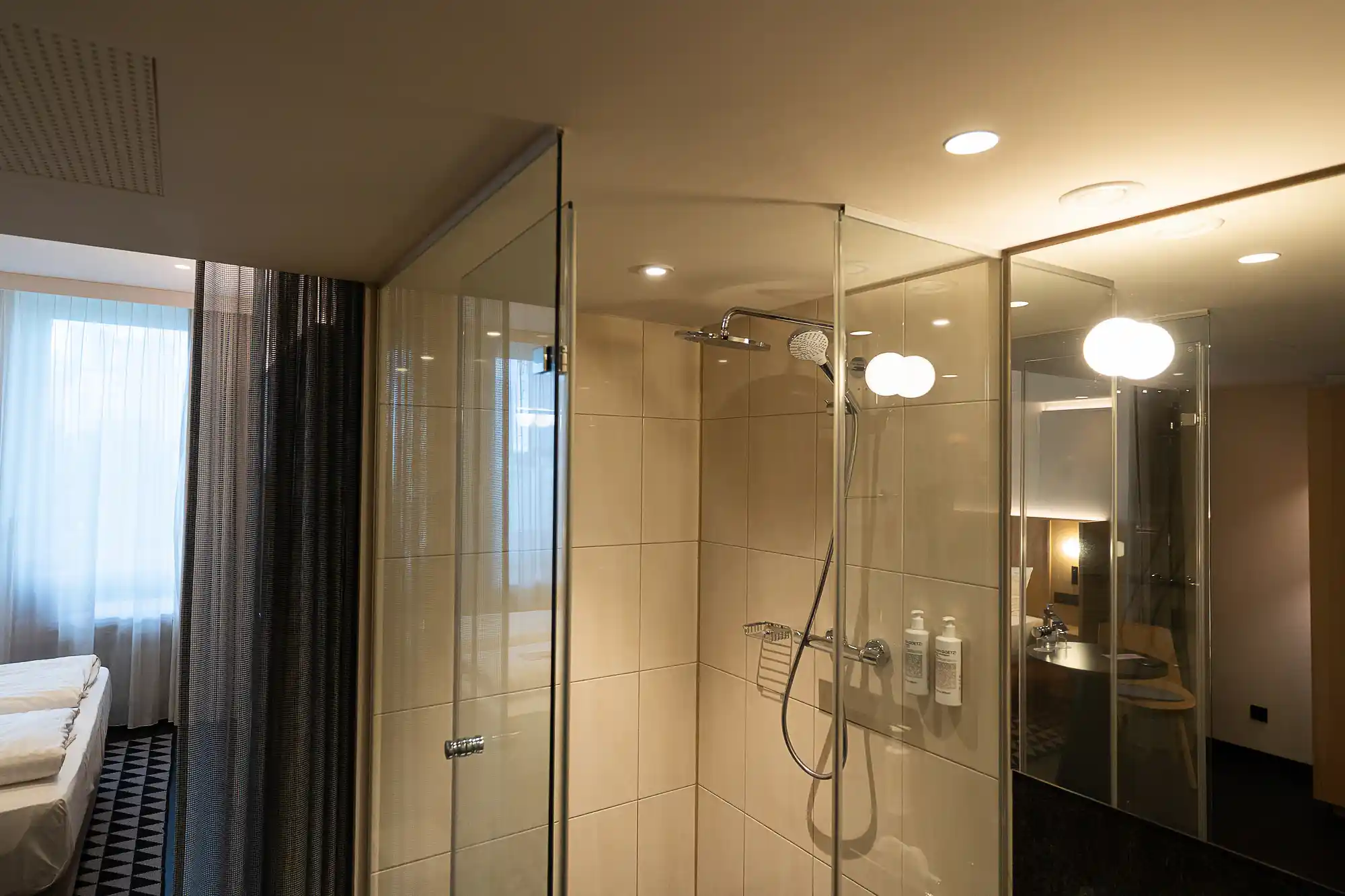 Shower at the Flemings Hotel