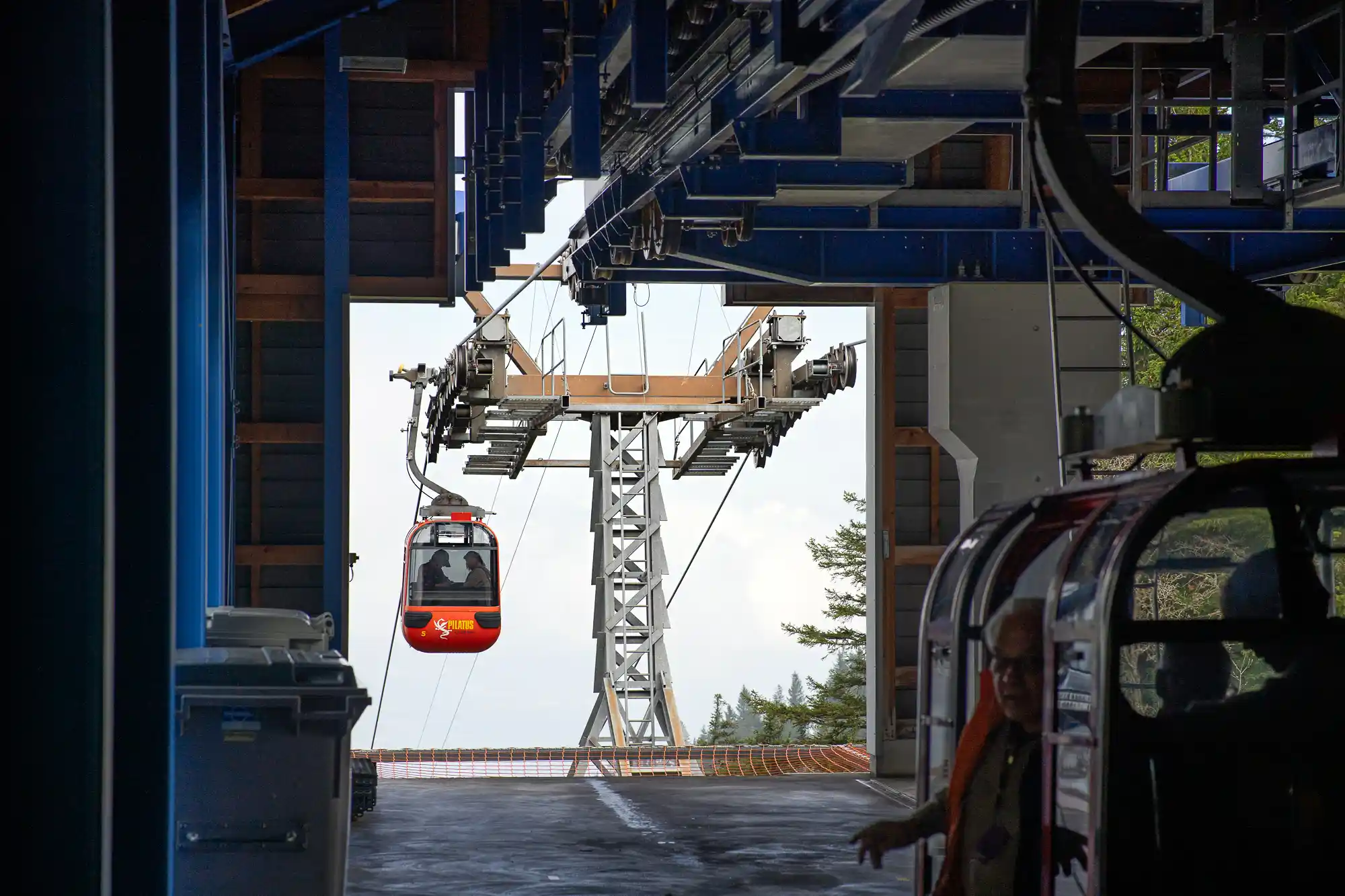 Gondola Arriving