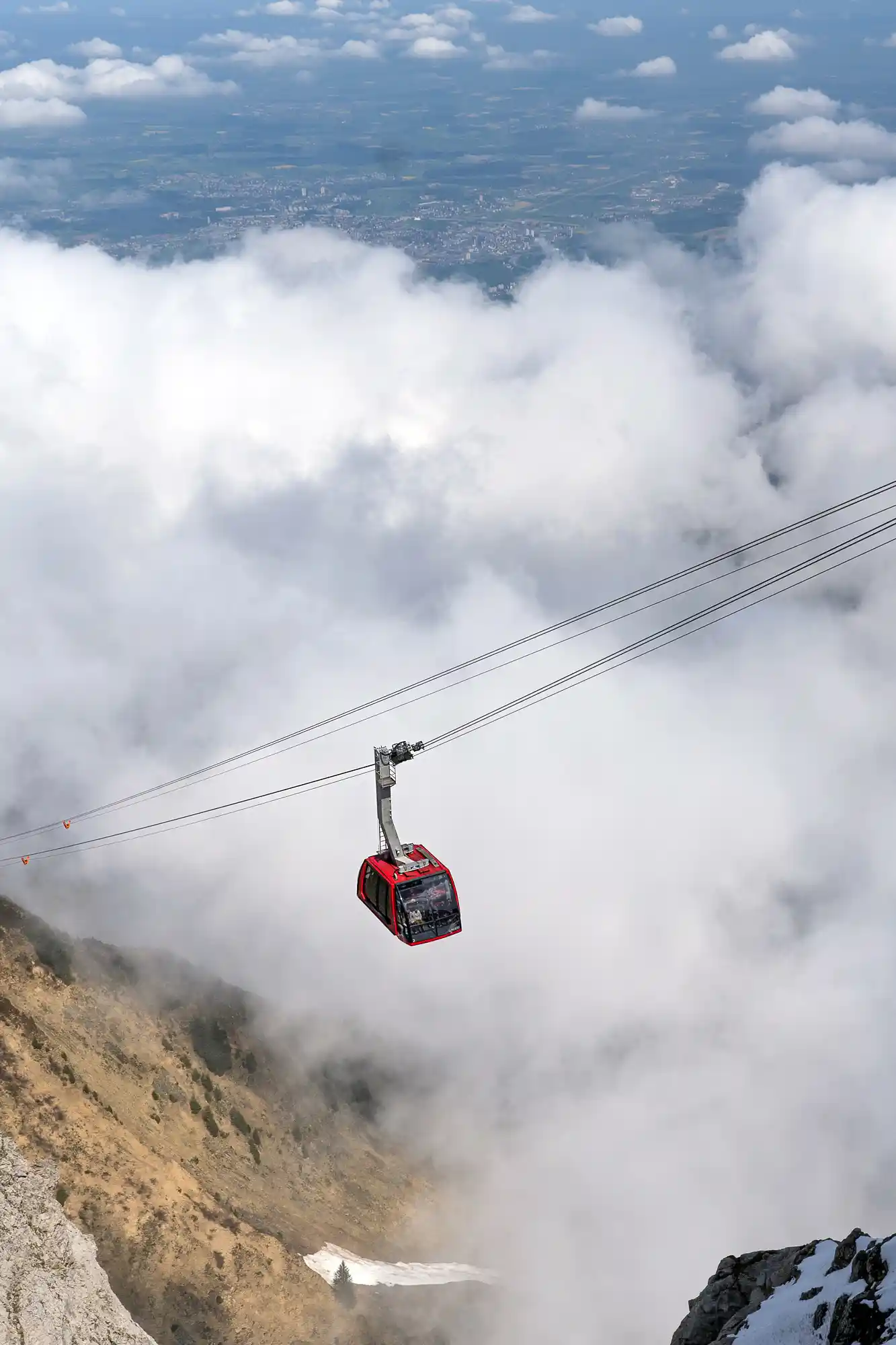 Low hanging gondola