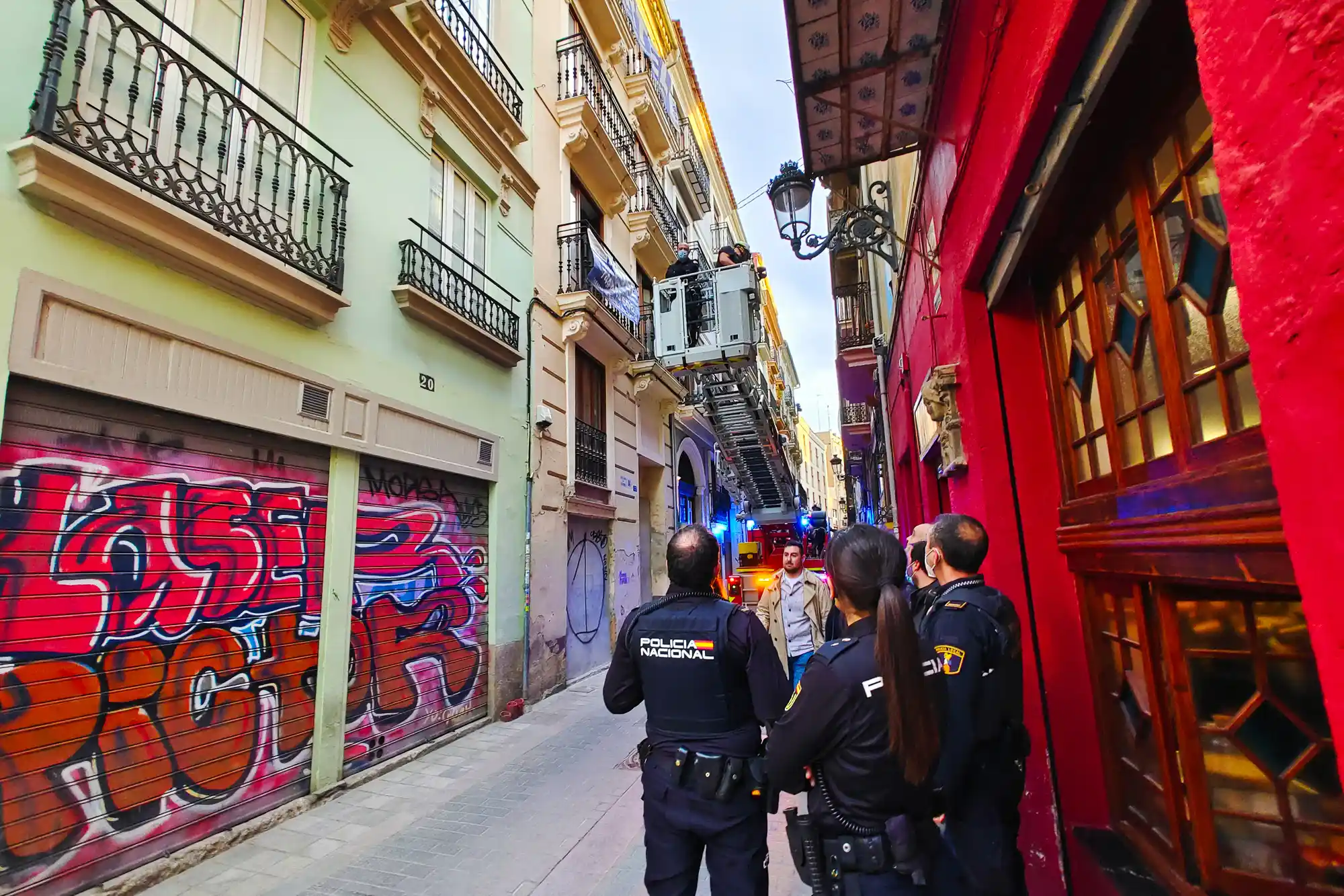 Valencia dealing with people Occupying