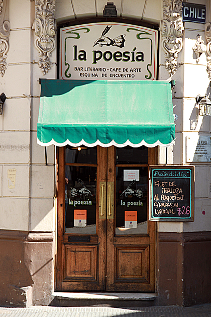 La Poesía - A Great Place to Read, Drink and Relax 2 Bar Notable
