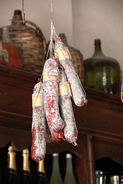 La Poesía - A Great Place to Read, Drink and Relax 7 Salami Buenos Aires
