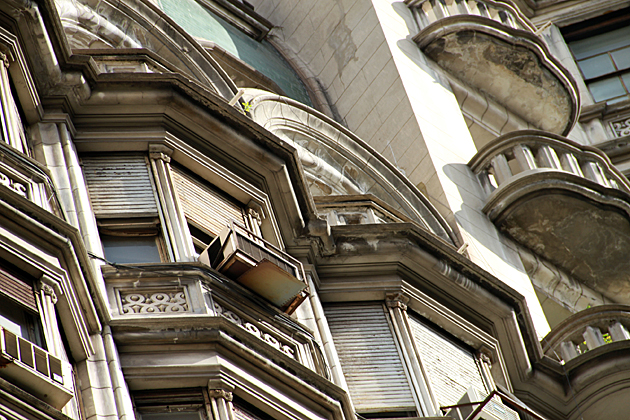 Crazy Building
