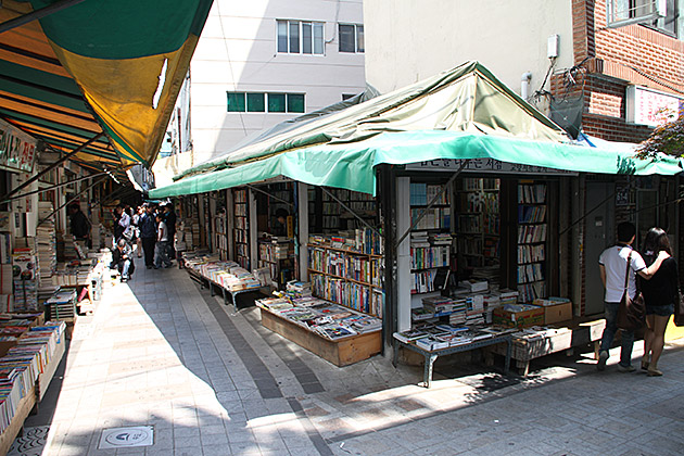 Buying Books in Busan