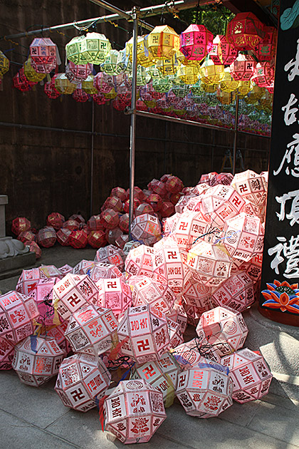 Samgwangsa Under a Blanket of Lanterns 5 Buddha Lottery