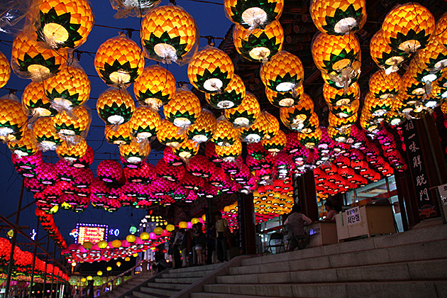 Samgwangsa Under a Blanket of Lanterns 22 Fruit Lantern