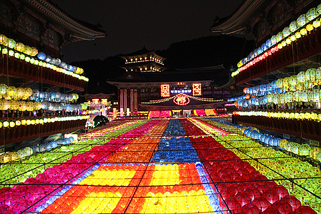 Samgwangsa Under a Blanket of Lanterns 23 Korea Travel Blog