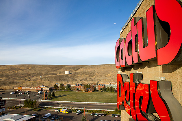 Vegas Flair at Cactus Petes in Jackpot, Nevada 25 Cactus Petes Casino Sign
