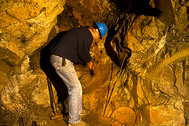 Kellogg's Crystal Gold Mine 11 Old Fashion Mining