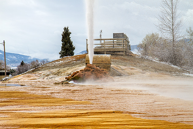 The Wonders of Soda Springs 6 Splash