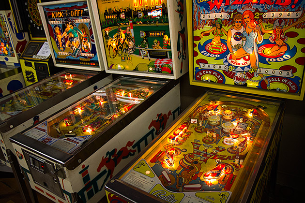 A Walk About Historic Wallace 34 Wallace Pinball Machine