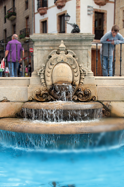 Oviedo Blue Fountain