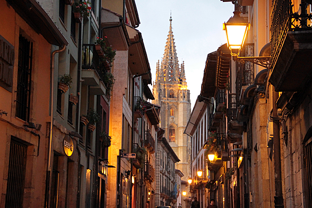 oviedo night