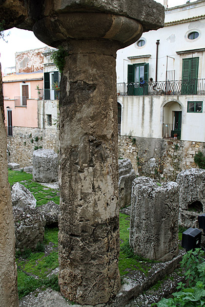 The Temple of Apollo and the Fountain of Arethusa 4 Column Greek Siracusa