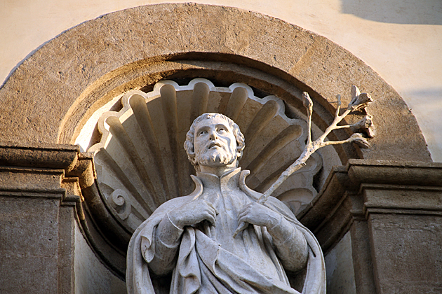 Casa Professa 22 Man With a Twig