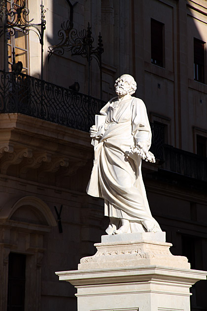 Statues Siracusa