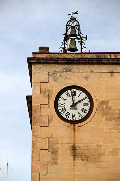 Chefalu Clock