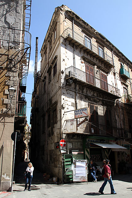 Narrow Street Palermo