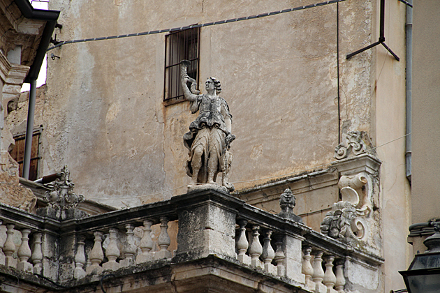 Monreale 6 Cone holder