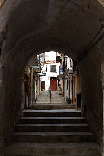 Monreale 26 Tunnel Walk