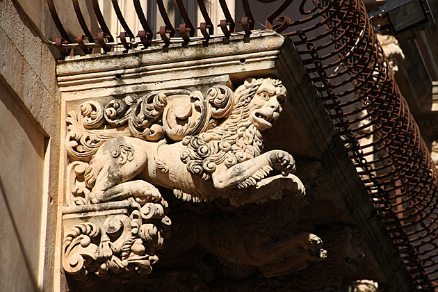 Noto: Version 2.0 29 Lion Balcony