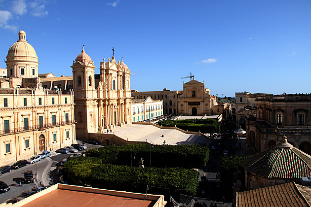 Noto: Version 2.0 2 Noto Cathedral