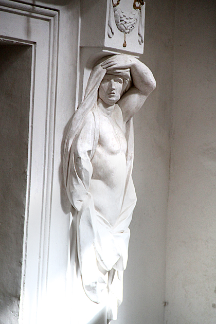 The Oratory of San Lorenzo and the $20 Million Art Crime 5 Holding Heads