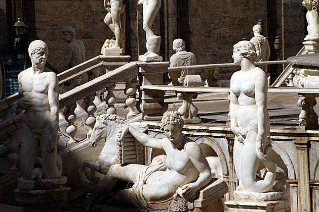 The Florentine Fountain of Piazza Pretoria 5 Innocent Touch