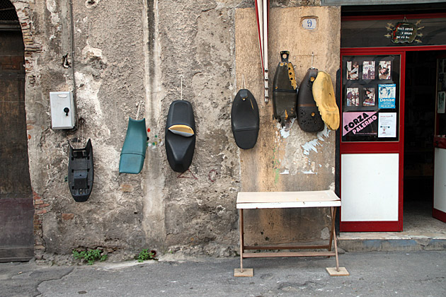 Palermo Mysteries 7 Moped Seats