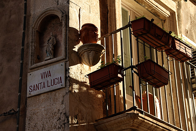 A Trip to Syracuse 18 Viva Santa Lucia
