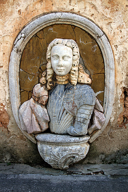 Statues Bagheria